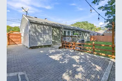 126 Vernon Street, Warwick, RI 02889 - Photo 27