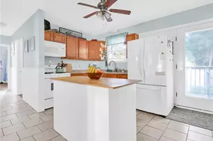 126 Vernon St, Warwick, RI 02889 - Photo 3
