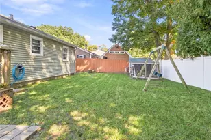 126 Vernon St, Warwick, RI 02889 - Photo 31