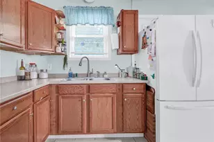126 Vernon St, Warwick, RI 02889 - Photo 7