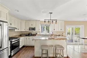 60 Charles St, Bristol, RI 02809 - Photo 19