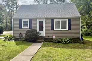 36 Pettaquamscutt Lake Rd, Narragansett, RI 02874 - Photo 3