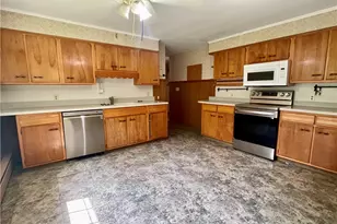 182 Highland St, Woonsocket, RI 02895 - Photo 13