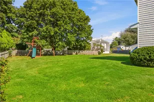 31 Redwood Rd, Portsmouth, RI 02871 - Photo 11