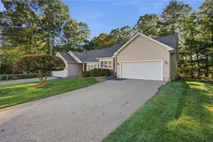 243 Spencer Woods Dr, East Greenwich, RI 02818 - Photo 3