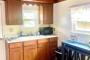 74 Orchard Ave, Middletown, RI 02842 - Photo 7