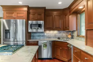 68 Seaview Ave N, Swansea, MA 02777 - Photo 11
