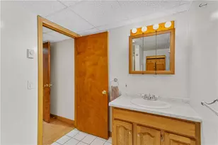 20 Kinnicutt Ave, Warren, RI 02885 - Photo 35