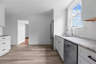 1330 W Main Rd, Portsmouth, RI 02871 - Photo 7