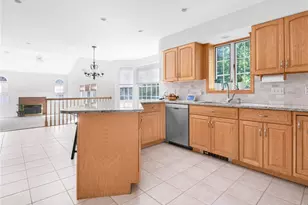 87 Bakewell Ct, Cranston, RI 02921 - Photo 19