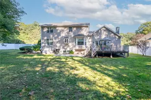87 Bakewell Ct, Cranston, RI 02921 - Photo 3