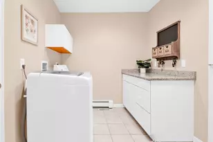 87 Bakewell Ct, Cranston, RI 02921 - Photo 25