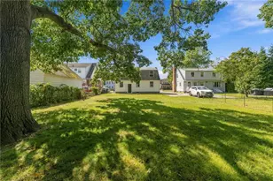 386 Norwood Ave, Warwick, RI 02888 - Photo 37