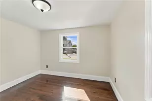 386 Norwood Ave, Warwick, RI 02888 - Photo 15