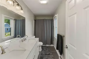 126 Hilton St, Tiverton, RI 02878 - Photo 27