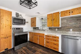 161 Carolyn St, Warwick, RI 02886 - Photo 13