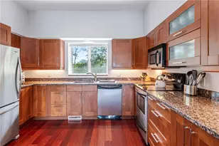 157 Harrison Ave, Newport, RI 02840 - Photo 17