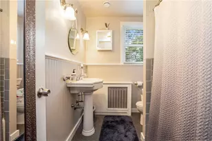 8 Wesley St, Newport, RI 02840 - Photo 23