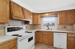 22 Baldino Dr, Cranston, RI 02920 - Photo 21