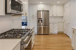 73 Hope St, East Providence, RI 02916 - Photo 15