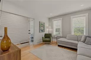 23 Pell St, Newport, RI 02840 - Photo 7