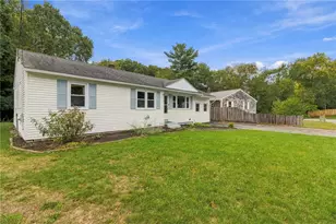 11 Dupont Cir, North Kingstown, RI 02852 - Photo 3