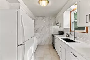 11 Dupont Cir, North Kingstown, RI 02852 - Photo 13