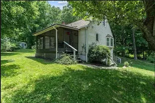 196 Beach St, North Kingstown, RI 02852 - Photo 3