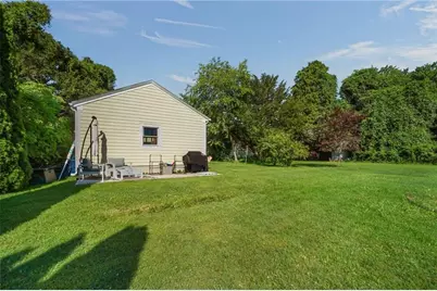 520 Middle Highway, Barrington, RI 02806 - Photo 29