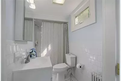 520 Middle Highway, Barrington, RI 02806 - Photo 21