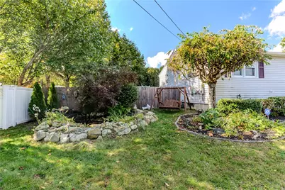 73 Eagle Road, Cranston, RI 02920 - Photo 3