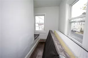 28 Yorkshire St, Providence, RI 02908 - Photo 27