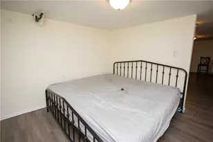 28 Yorkshire St, Providence, RI 02908 - Photo 23