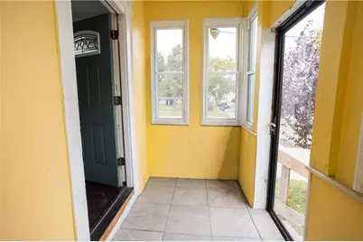 28 Yorkshire Street, Providence, RI 02908 - Photo 9