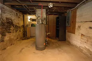 28 Yorkshire St, Providence, RI 02908 - Photo 45