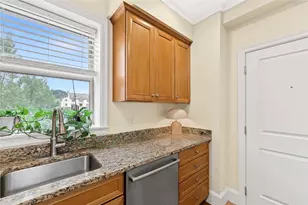 1180 Narragansett Blvd, Cranston, RI 02905 - Photo 15