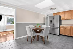37 Bakers Creek Rd, Warwick, RI 02886 - Photo 9