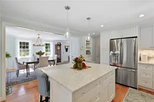 136 Briarwood Dr, South Kingstown, RI 02879 - Photo 5