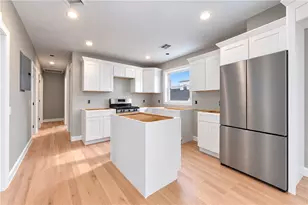 426 Public St, Providence, RI 02907 - Photo 9