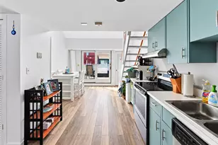 122 Swinburne Row, Newport, RI 02840 - Photo 5