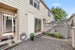 74 Sea Breeze Ln, Bristol, RI 02809 - Photo 27