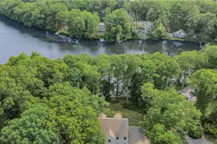 22 Breezy Knoll Rd, Smithfield, RI 02828 - Photo 3