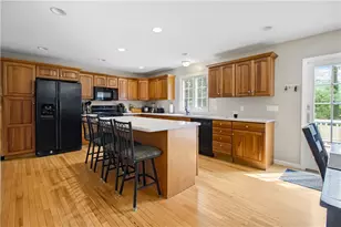 22 Breezy Knoll Rd, Smithfield, RI 02828 - Photo 7