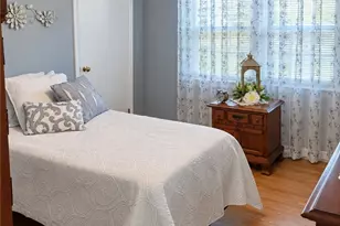 91 Flora Ave, Woonsocket, RI 02895 - Photo 9