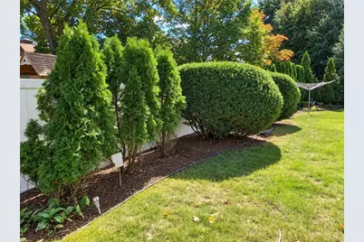 91 Flora Avenue, Woonsocket, RI 02895 - Photo 13