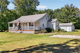 251 Buxton St, North Smithfield, RI 02896 - Photo 3