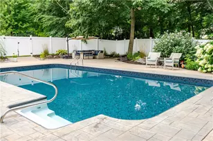 8 Winterberry Rd, Lincoln, RI 02865 - Photo 39