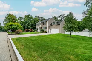 8 Winterberry Rd, Lincoln, RI 02865 - Photo 3