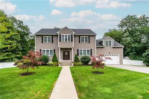 8 Winterberry Rd, Lincoln, RI 02865 - Photo 3