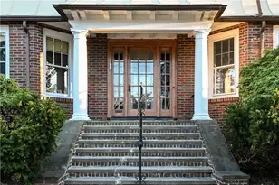 56 Windsor Rd, Cranston, RI 02905 - Photo 3